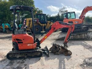 2016 KUBOTA U17-3a